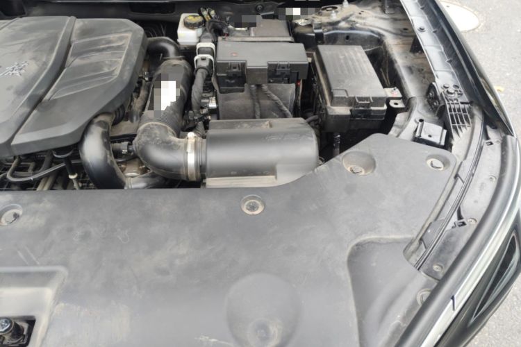 Used Hongqi HS5 2023 2.0T Qixiang Pro Edition Engine Bay Left