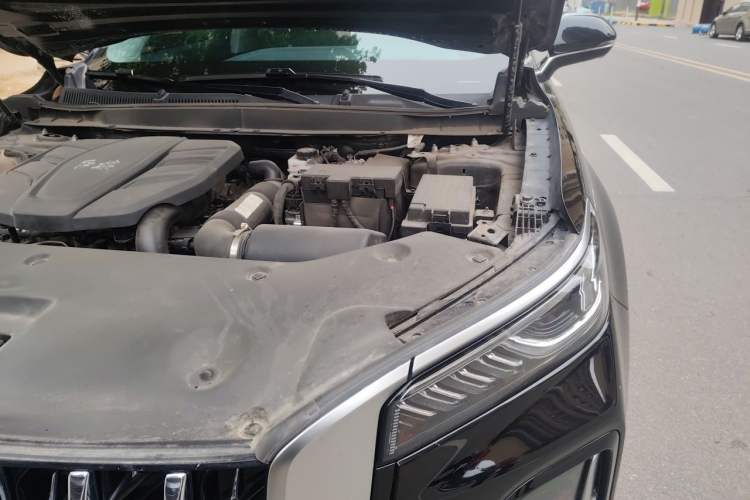 Used Hongqi HS5 2023 2.0T Qixiang Pro Edition Engine Bay Left