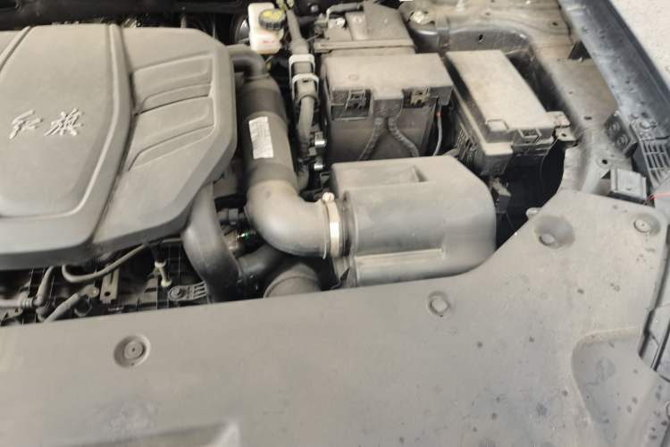 Used Hongqi HS5 2023 2.0T Qixiang Pro Edition Engine Bay Left