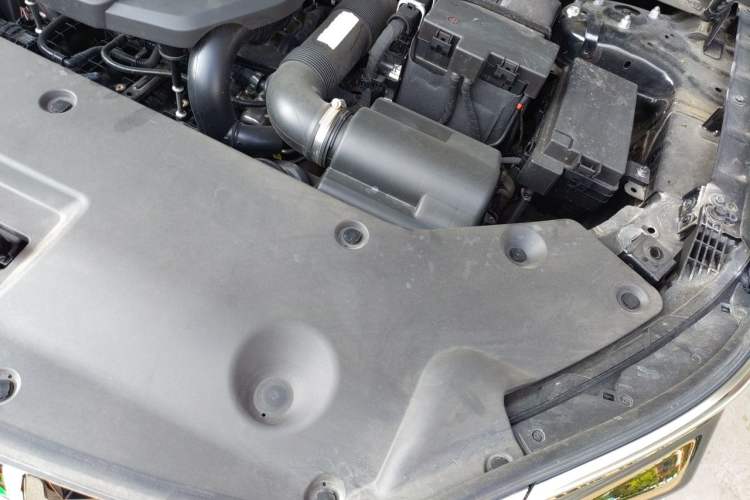 Used Hongqi HS5 2023 2.0T Qixiang Pro 500 000th Unit Commemorative Edition Engine Bay Left
