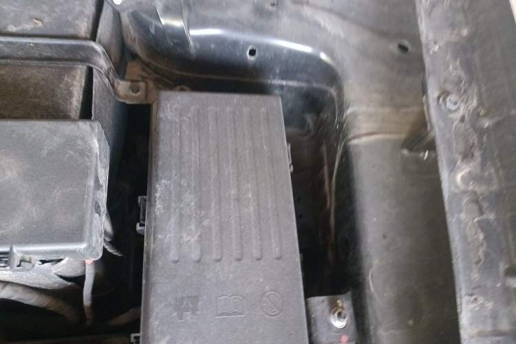 Used Hongqi HS5 2023 2.0T Qixiang Pro Edition Engine Bay Left