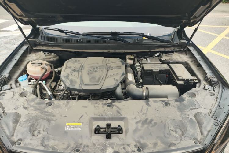 Used Hongqi HS5 2023 2.0T Four-Wheel Drive Flagship Pro Edition Engine Bay