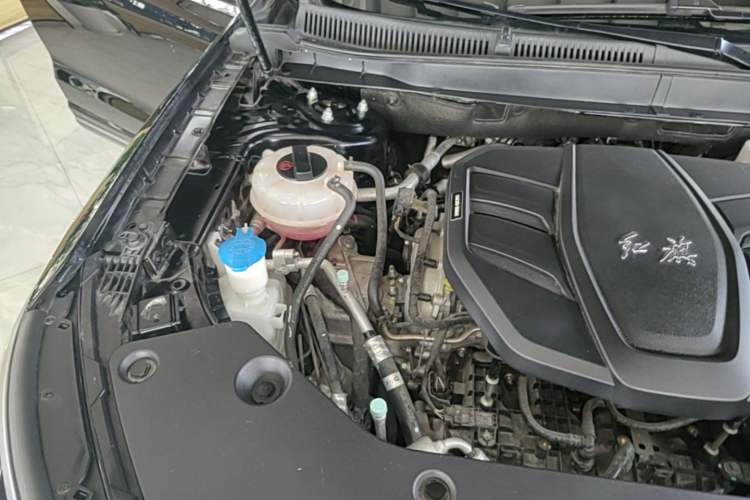 Used Hongqi HS5 2023 2.0T Qixiang Pro Edition Engine Bay Right