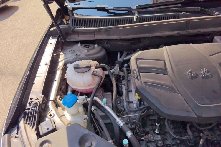 Used Hongqi HS5 2023 2.0T Four-Wheel Drive Flagship Pro 500 000th Unit Commemorative Edition Engine Bay Right