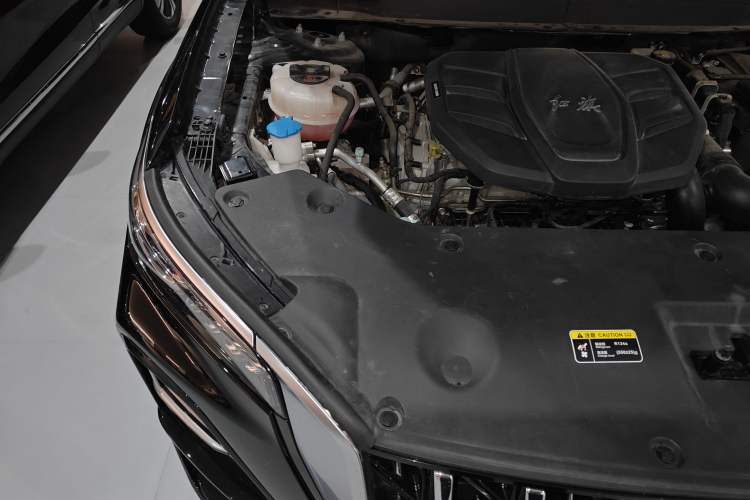 Used Hongqi HS5 2023 2.0T Qixiang Pro Edition Engine Bay Right
