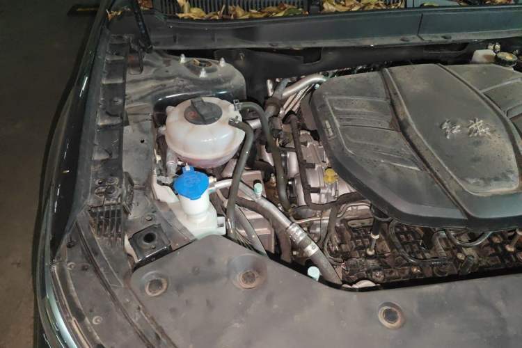 Used Hongqi HS5 2023 2.0T Qixiang Pro Edition Engine Bay Right