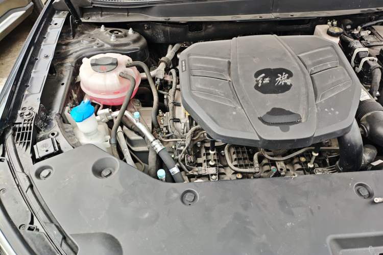 Used Hongqi HS5 2023 2.0T Qixiang Pro Edition Engine Bay Right