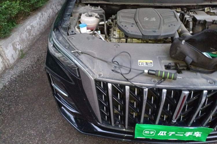 Used Hongqi HS5 2023 2.0T Four-Wheel Drive Flagship Pro Edition Engine Bay Right