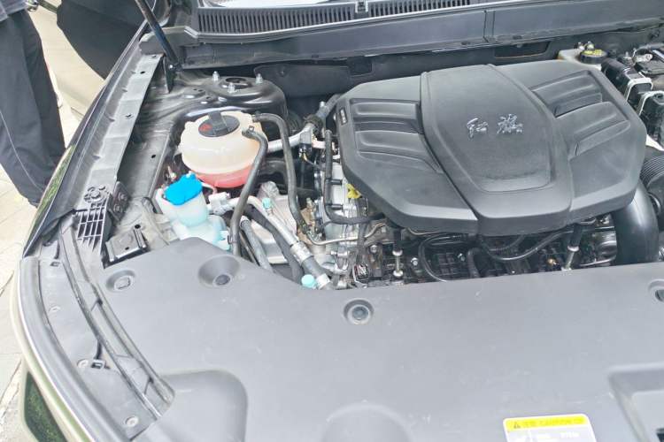 Used Hongqi HS5 2023 2.0T Qixiang Pro Edition Engine Bay Right