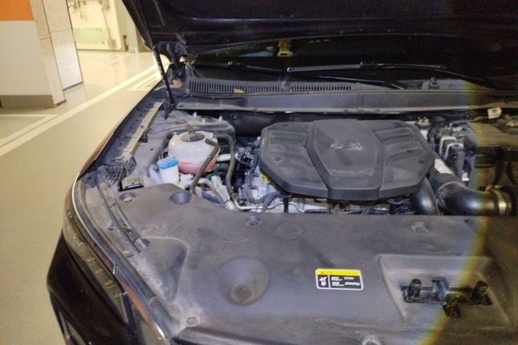Used Hongqi HS5 2023 2.0T Qixiang Pro Edition Engine Bay Right