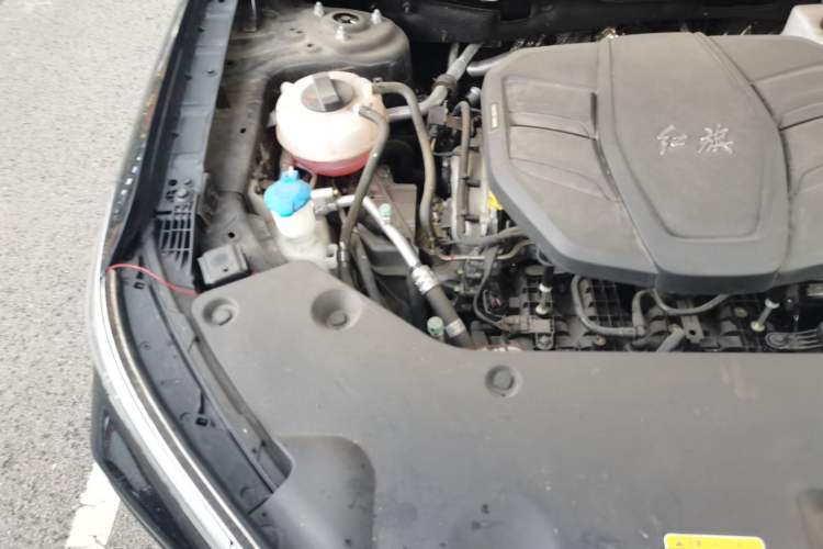 Used Hongqi HS5 2023 2.0T Qixiang Pro Edition Engine Bay Right