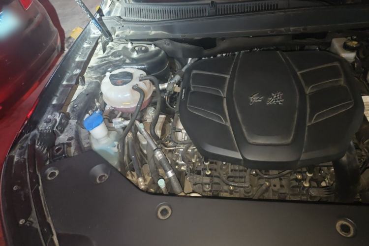 Used Hongqi HS5 2023 2.0T Qixiang Pro Edition Engine Bay Right
