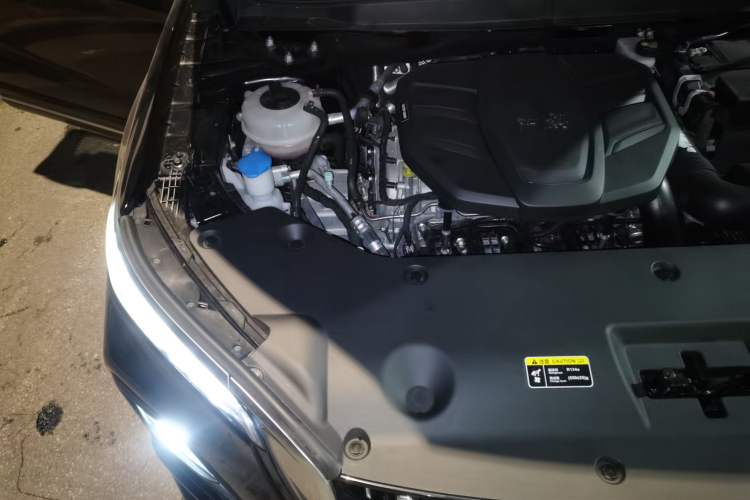 Used Hongqi HS5 2023 2.0T Qixiang Pro Edition Engine Bay Right