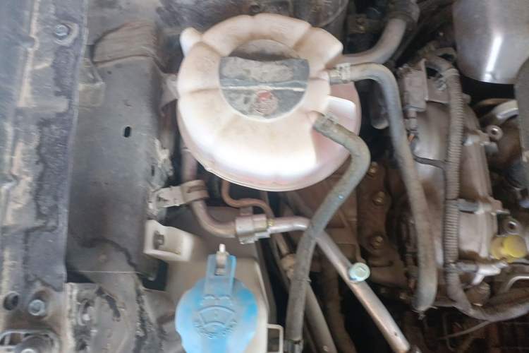 Used Hongqi HS5 2023 2.0T Qixiang Pro Edition Engine Bay Right