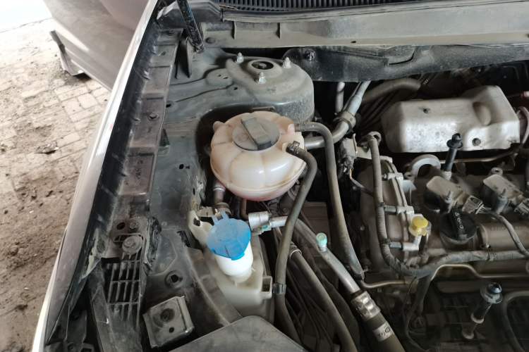 Used Hongqi HS5 2023 2.0T Qixiang Pro Edition Engine Bay Right
