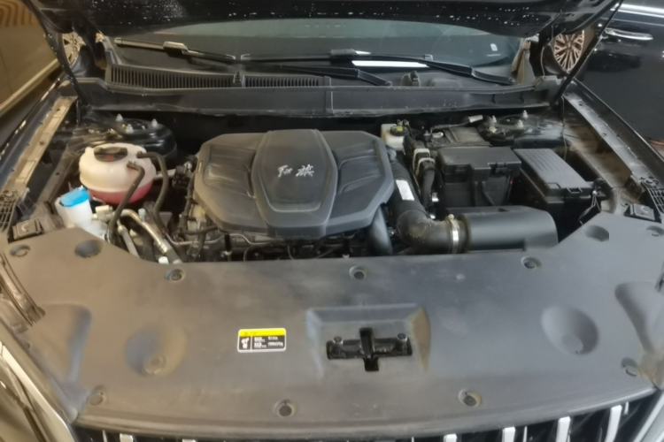 Used Hongqi HS5 2023 2.0T Qixiang Pro Edition Engine Bay
