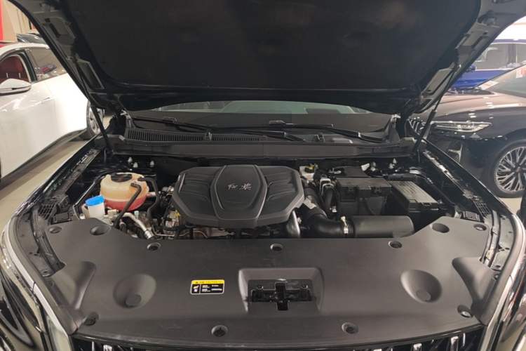 Used Hongqi HS5 2023 2.0T Qixiang Pro 500 000th Unit Commemorative Edition Engine Bay