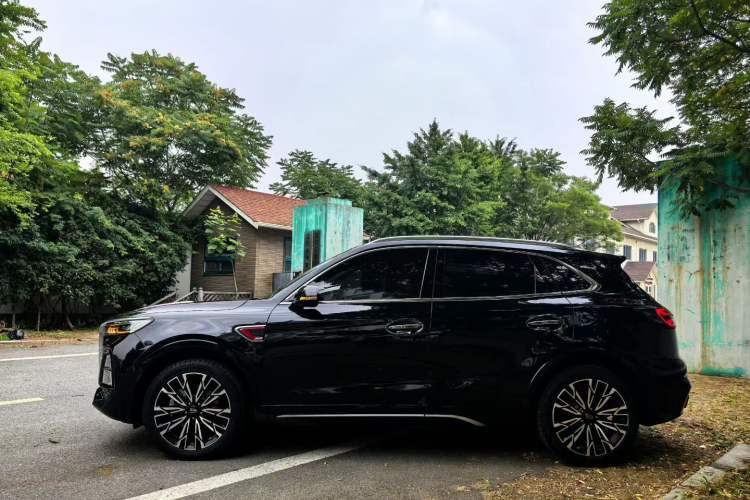 Used Hongqi HS5 2023 2.0T Four-Wheel Drive Flagship Pro Edition Exterior 2
