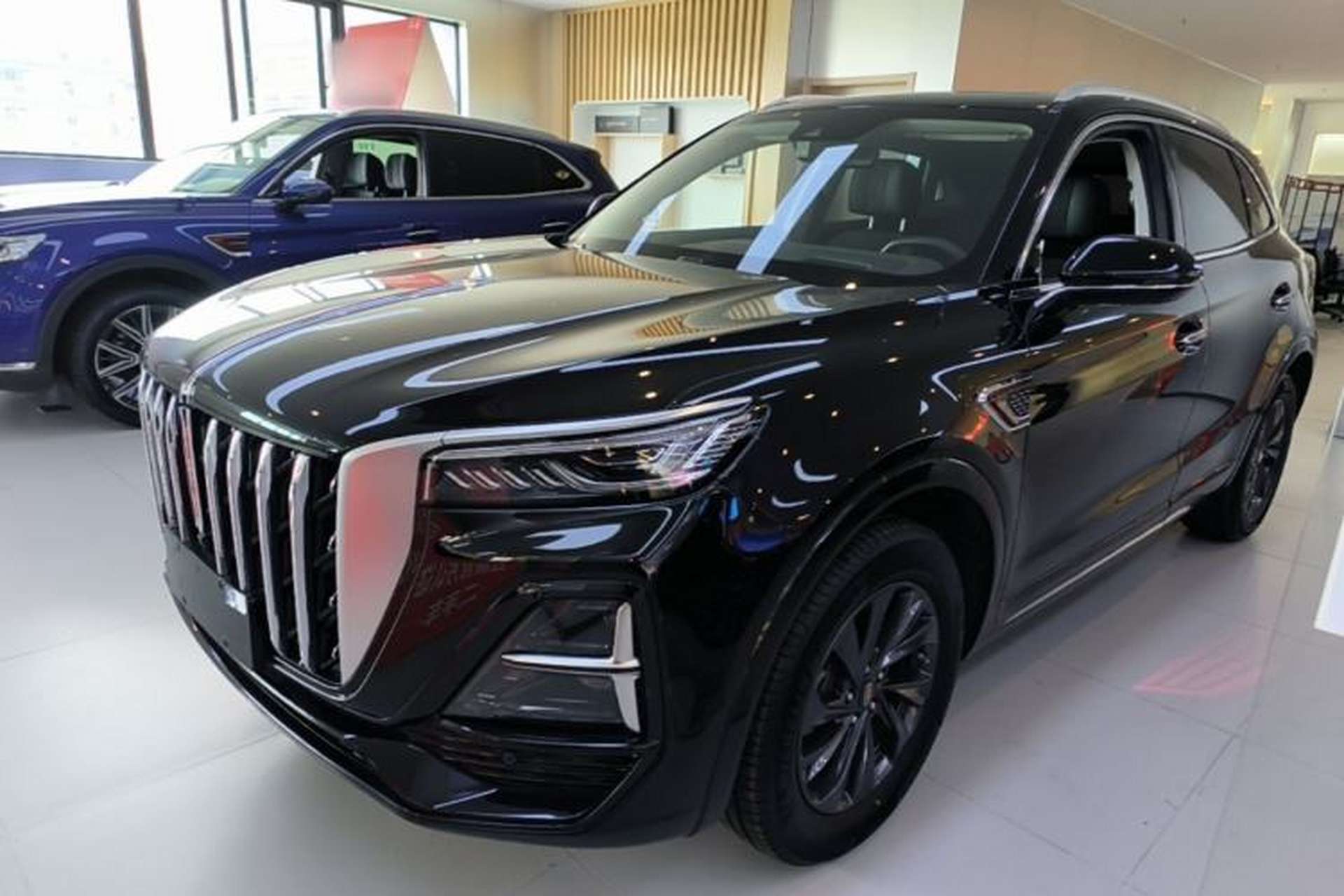 Used Hongqi HS5 2023 2.0T Qixiang Pro Edition Front Left 45 Deg