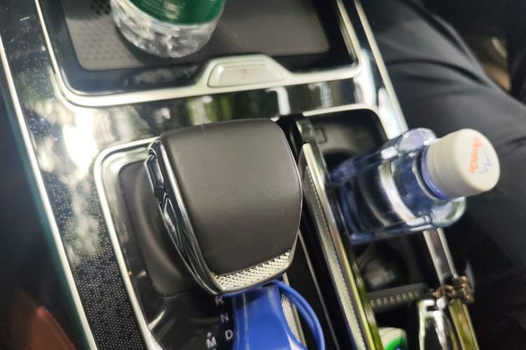 Used Hongqi HS5 2023 2.0T Qixiang Pro Edition Gear Lever