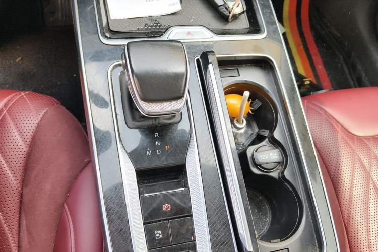 Used Hongqi HS5 2023 2.0T Qixiang Pro Edition Gear Lever