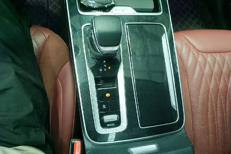 Used Hongqi HS5 2023 2.0T Four-Wheel Drive Flagship Pro Edition Gear Lever