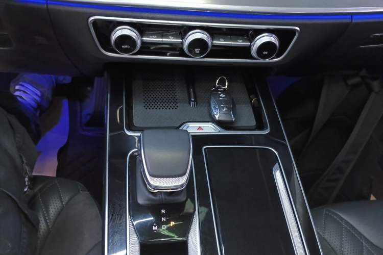 Used Hongqi HS5 2023 2.0T Qixiang Pro Edition Gear Lever