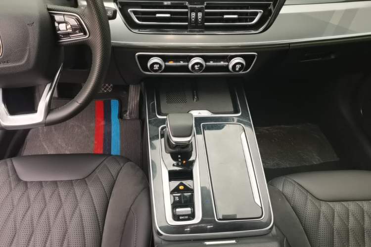 Used Hongqi HS5 2023 2.0T Four-Wheel Drive Flagship Pro Edition Gear Lever