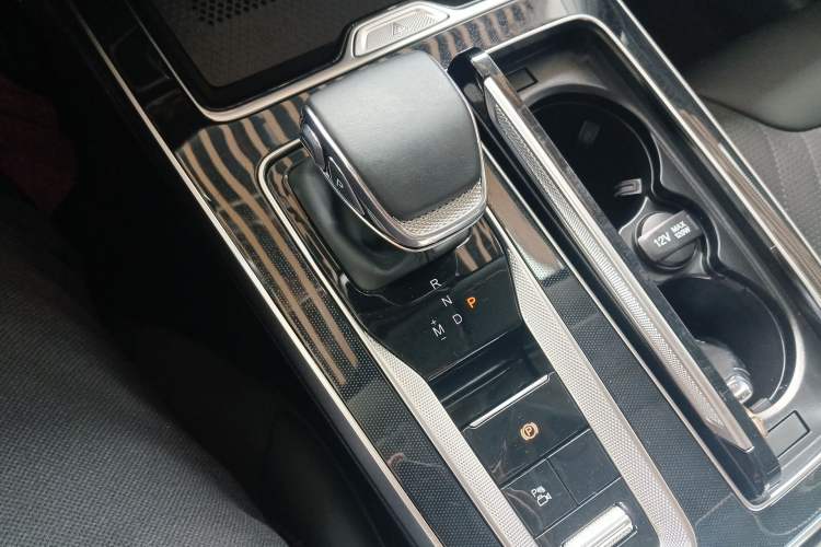 Used Hongqi HS5 2023 2.0T Qixiang Pro Edition Gear Lever
