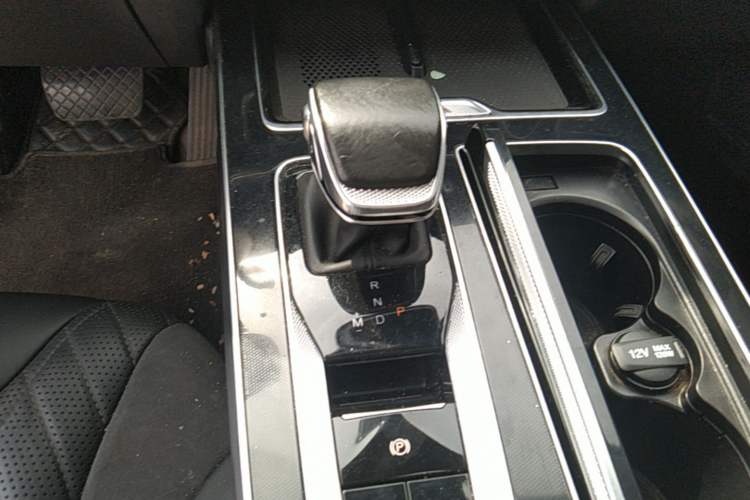 Used Hongqi HS5 2023 2.0T Qixiang Pro Edition Gear Lever