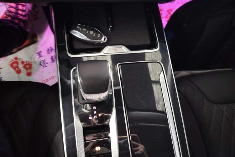 Used Hongqi HS5 2023 2.0T Four-Wheel Drive Flagship Pro Edition Gear Lever