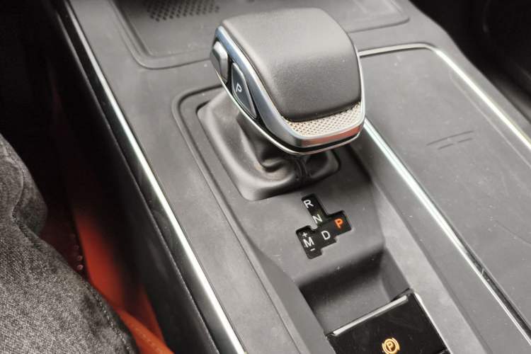 Used Hongqi HS5 2023 2.0T Qixiang Pro Edition Gear Lever
