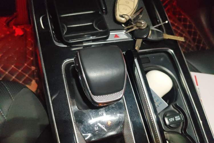 Used Hongqi HS5 2023 2.0T Qixiang Pro Edition Gear Lever