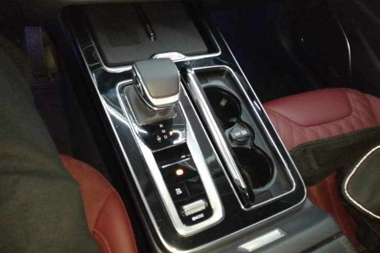 Used Hongqi HS5 2023 2.0T Qixiang Pro Edition Gear Lever