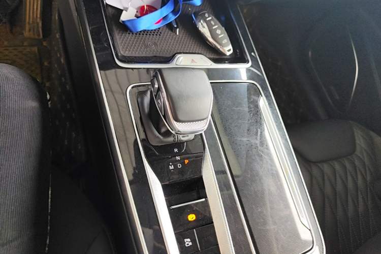 Used Hongqi HS5 2023 2.0T Qixiang Pro Edition Gear Lever