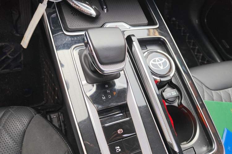 Used Hongqi HS5 2023 2.0T Qixiang Pro Edition Gear Lever