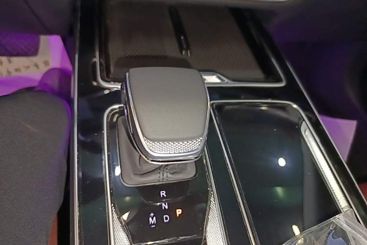 Used Hongqi HS5 2023 2.0T Four-Wheel Drive Flagship Pro Edition Gear Lever