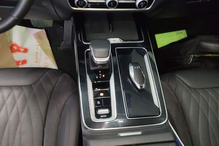 Used Hongqi HS5 2023 2.0T Four-Wheel Drive Flagship Pro Edition Gear Lever