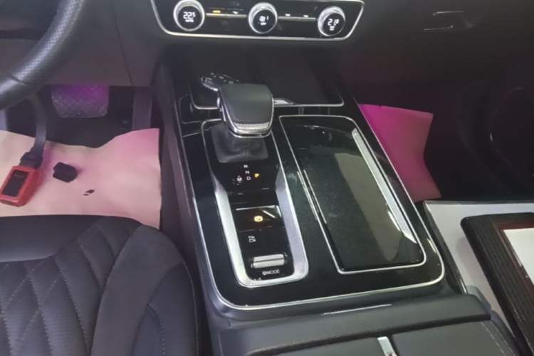 Used Hongqi HS5 2023 2.0T Qixiang Pro Edition Gear Lever