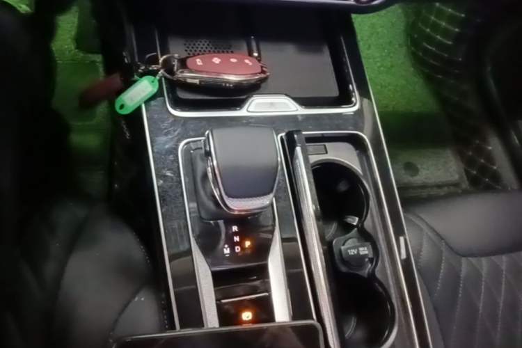 Used Hongqi HS5 2023 2.0T Qixiang Pro Edition Gear Lever