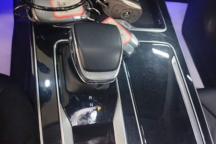 Used Hongqi HS5 2023 2.0T Four-Wheel Drive Flagship Pro Edition Gear Lever