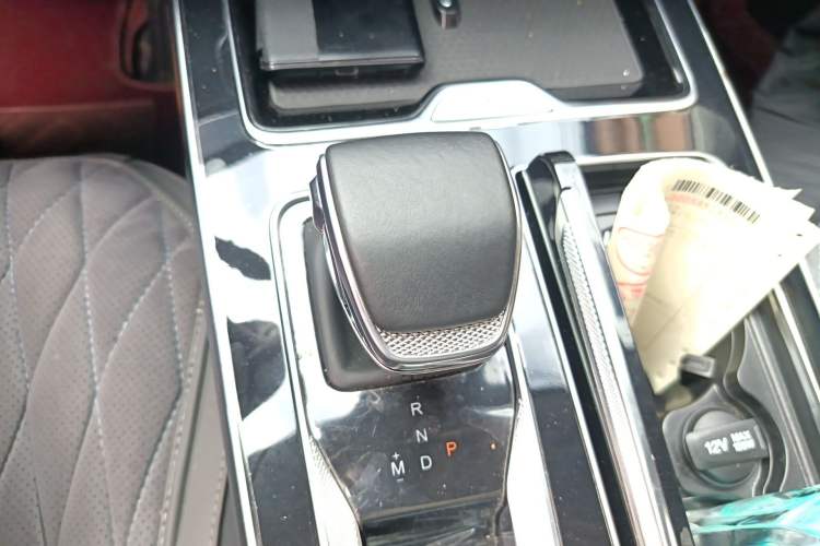 Used Hongqi HS5 2023 2.0T Qixiang Pro Edition Gear Lever