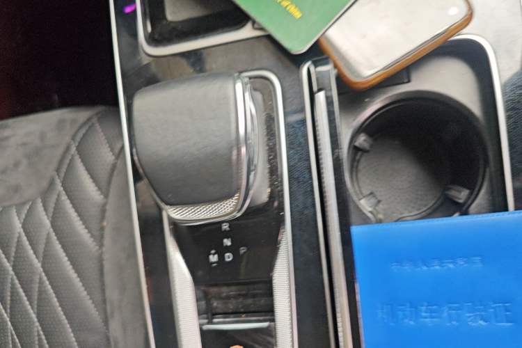 Used Hongqi HS5 2023 2.0T Qixiang Pro Edition Gear Lever