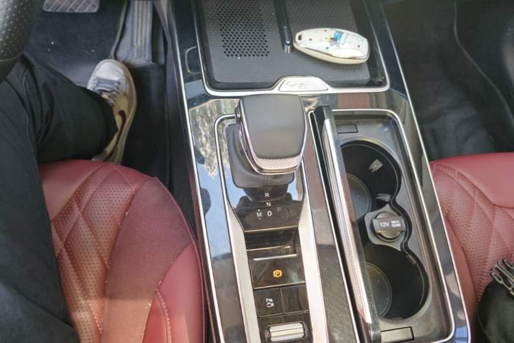 Used Hongqi HS5 2023 2.0T Four-Wheel Drive Flagship Pro Edition Gear Lever