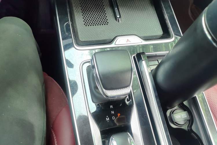 Used Hongqi HS5 2023 2.0T Qixiang Pro Edition Gear Lever