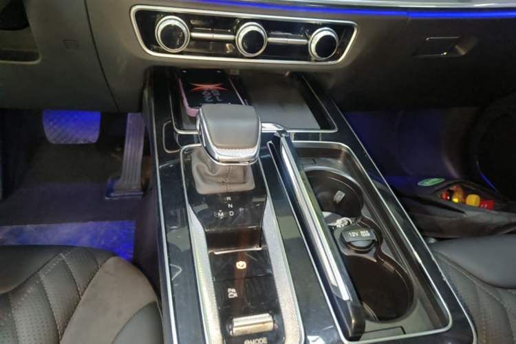 Used Hongqi HS5 2023 2.0T Qixiang Pro Edition Gear Lever