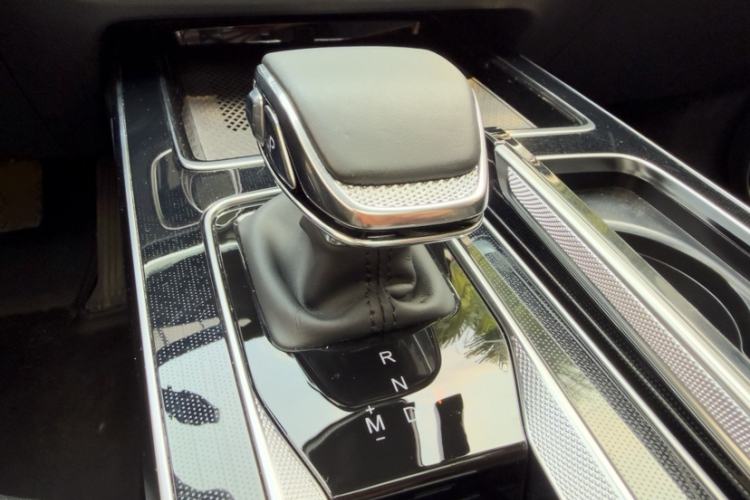 Used Hongqi HS5 2023 2.0T Qixiang Pro Edition Gear Lever