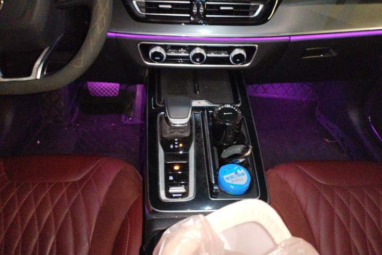 Used Hongqi HS5 2023 2.0T Qixiang Pro Edition Gear Lever