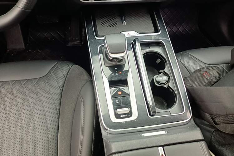Used Hongqi HS5 2023 2.0T Four-Wheel Drive Flagship Pro Edition Gear Lever