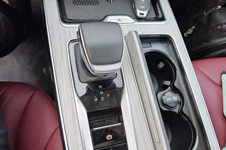 Used Hongqi HS5 2023 2.0T Four-Wheel Drive Flagship Pro Edition Gear Lever